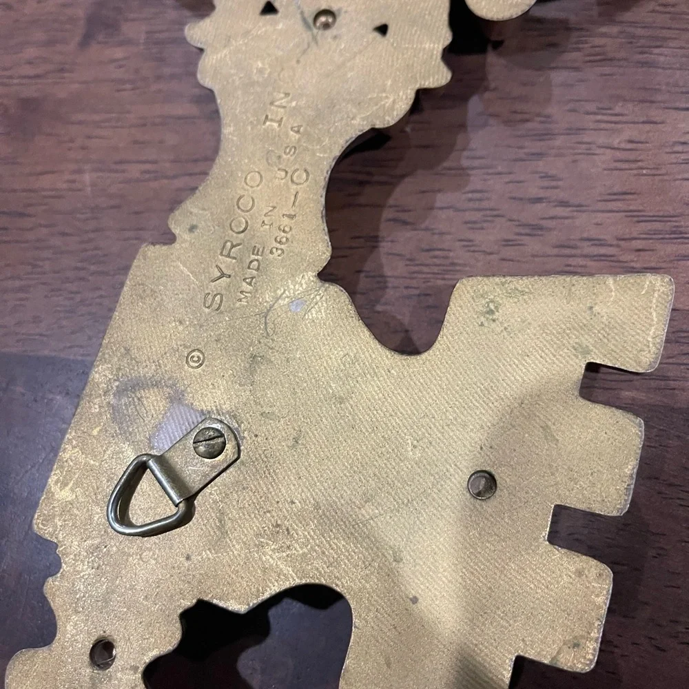 Syroco Antique Gold Wall Key Decor
